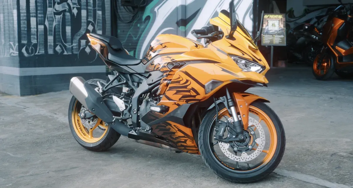 れいぴーさん　リーガル 025R Fairings | Kawasaki Ninja ZX25R (2019-2025) Blue, Red, Gray