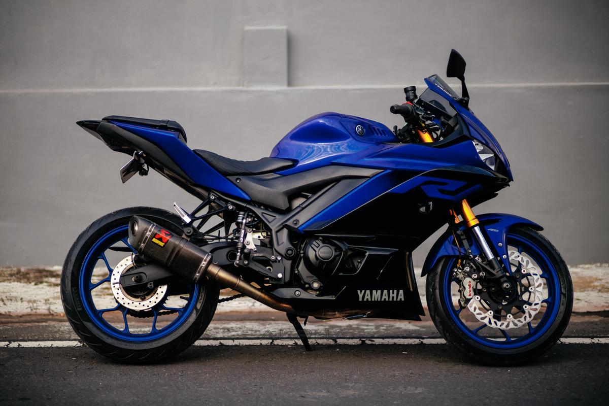 Blue Yamaha R3 320cc ABS motorbike Blue Yamaha R3 320cc ABS motorbike