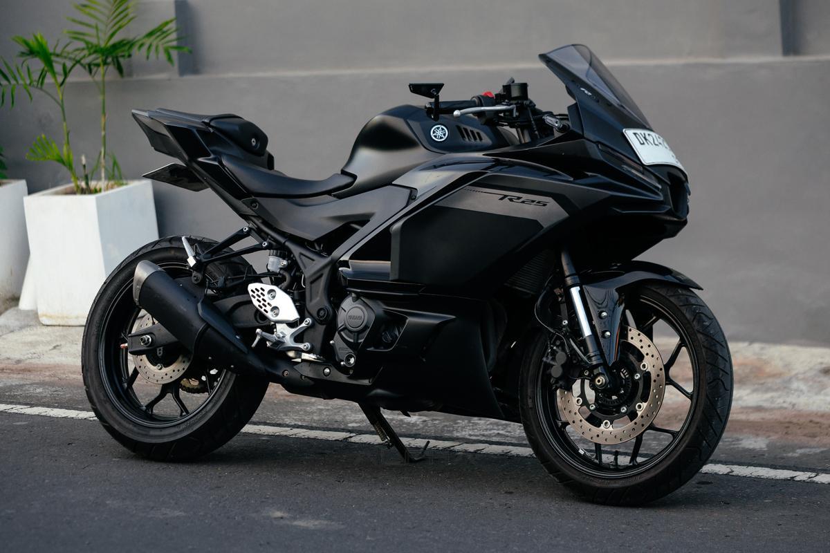 Yamaha R25 Abs Rent a Bike Yamaha R25 ABS Black NEW in Bali | BikeHouse