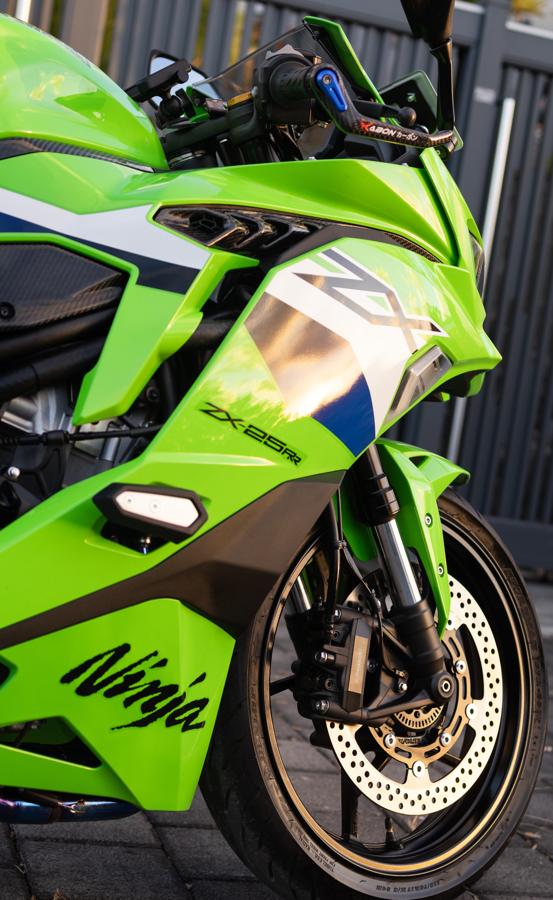 Rent a Bike Kawasaki Ninja ZX25RR ABS 4 Cylinders Quick Shifter