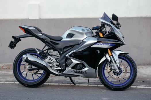 Rent a Bike Kawasaki ninja ZX25R Four cylinders with Quick Shifter